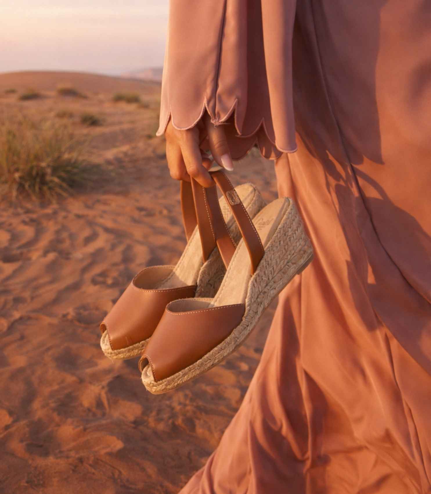 The Best Shoes to Wear With an Abaya.  A Practical Guide | Uris