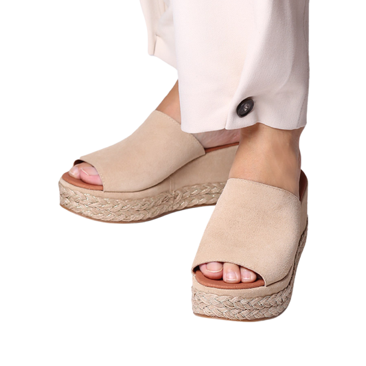 Colour_Beige(Beige)| Toni Pons Paulina